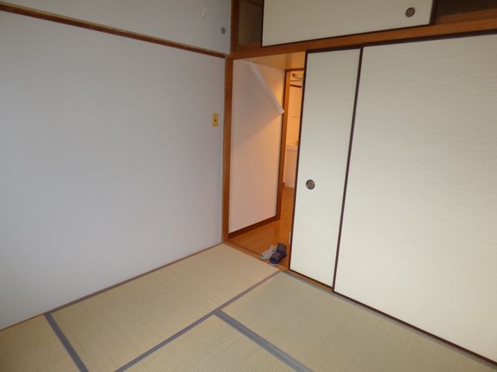 舎人吉岡ハイツの内装