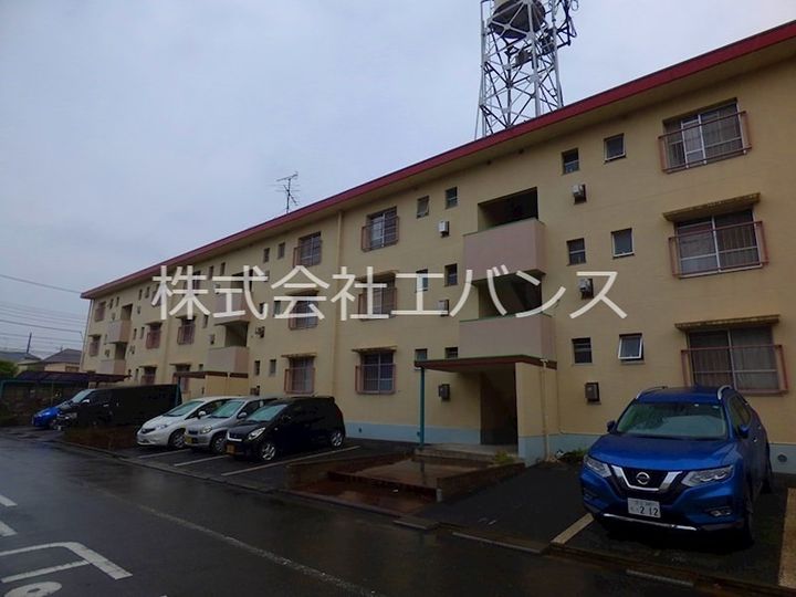 舎人吉岡ハイツの外観