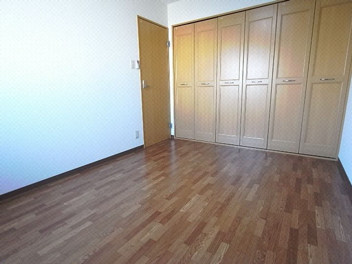 フェリス昇利の居間