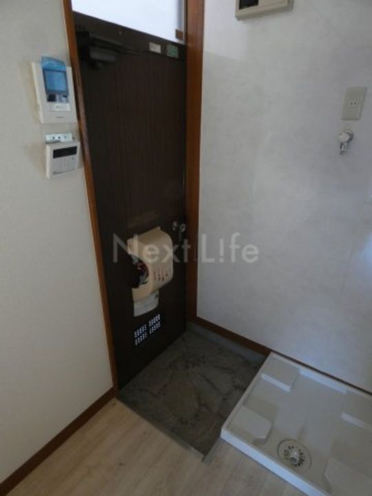 コーポエーデルワイズの玄関