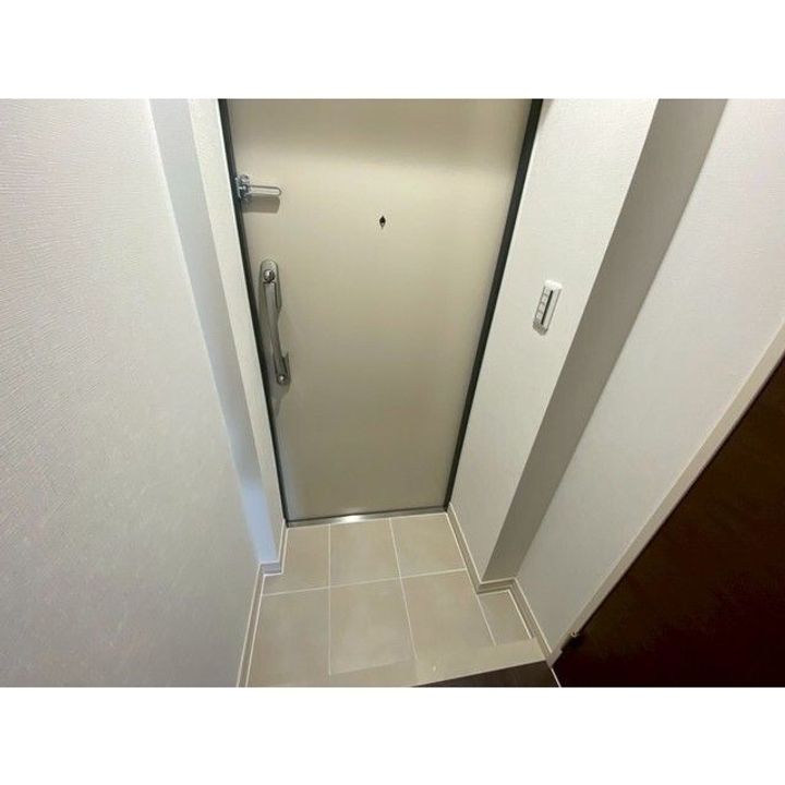 東京都足立区西新井5(マンション)の賃貸物件の玄関