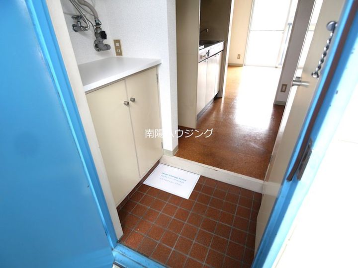メゾンさくらの玄関