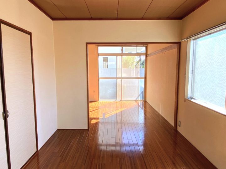 エクセル宮前平の居間