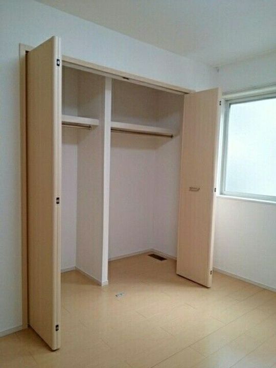 カミー・シナビの内装