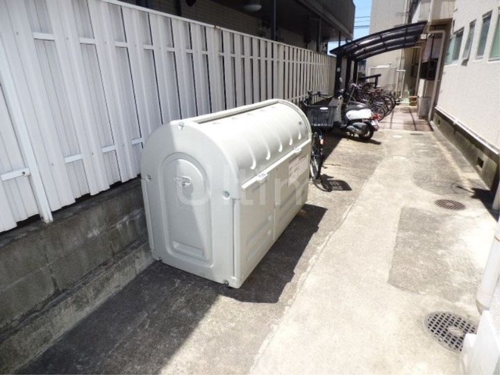 マンション皆栄の地図