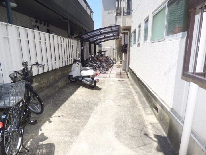 マンション皆栄の地図