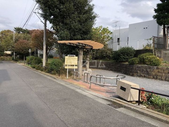 スマイルワンの周辺