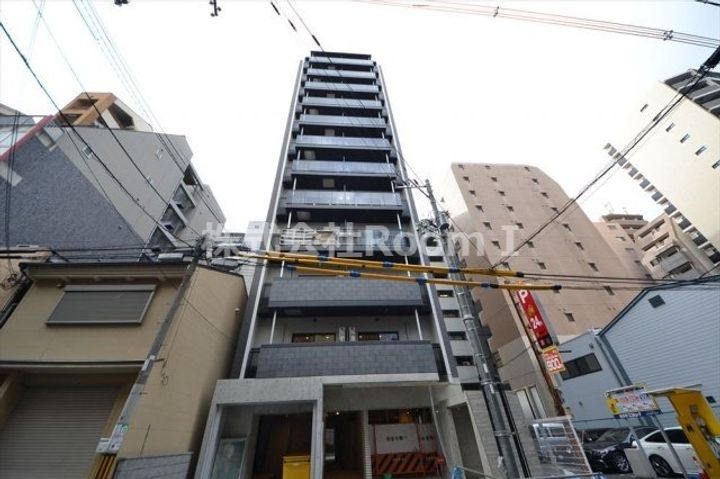 シーズンフラッツ大手前の外観