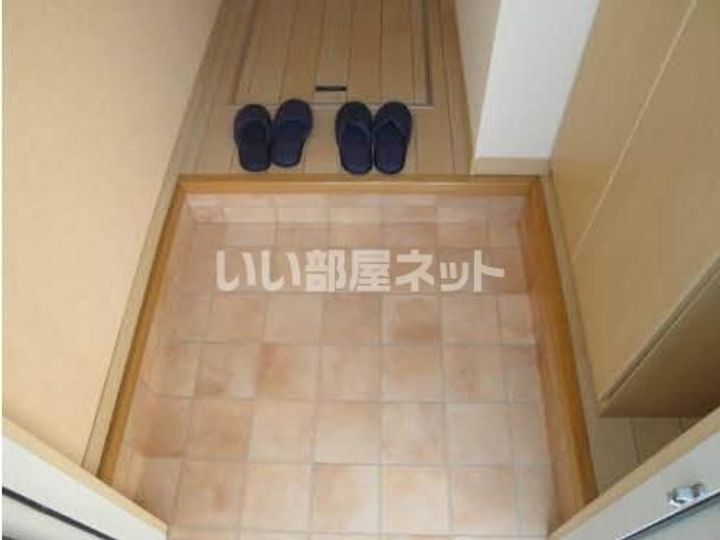 Moderno Bの玄関