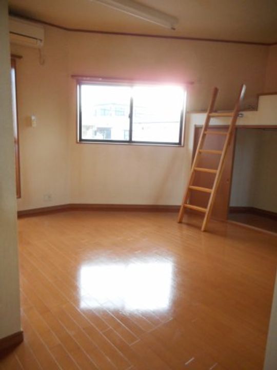 埼玉県東松山市日吉町(アパート)の賃貸物件の居間