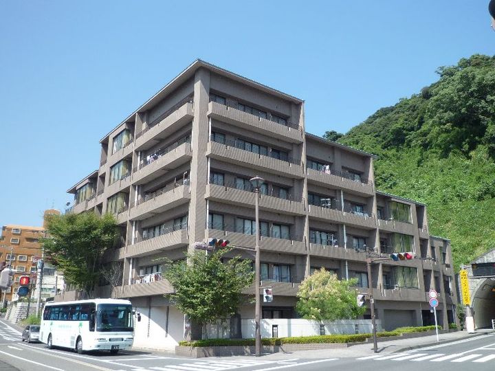 ヒルサイドテラス岩崎谷の外観