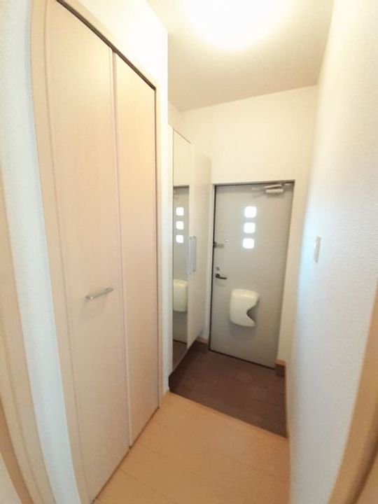 ヴォーヌング オオダAの玄関