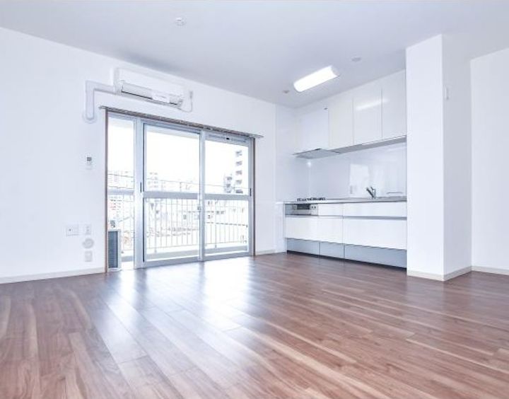 フレール三宮東の居間