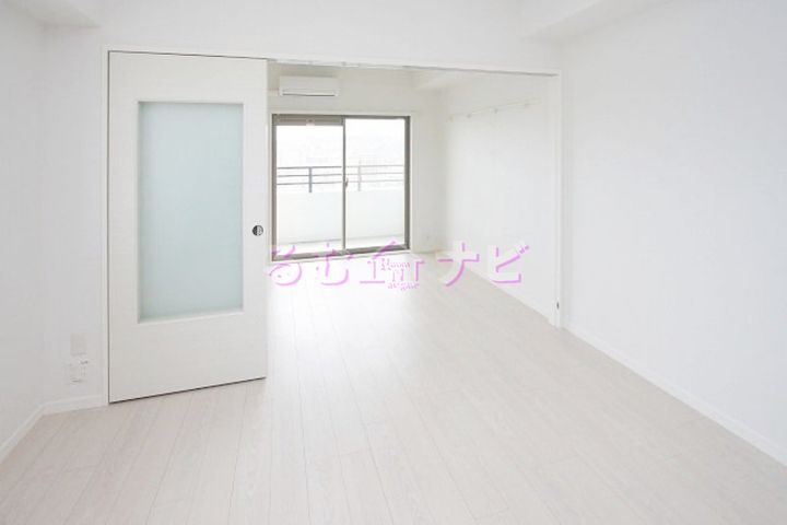 エンクレスト日赤通りの居間