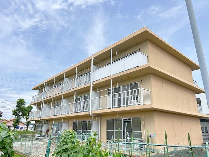 マンション沖之苑の外観