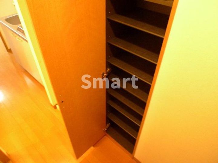 東京都中野区中央5(マンション)の賃貸物件の玄関