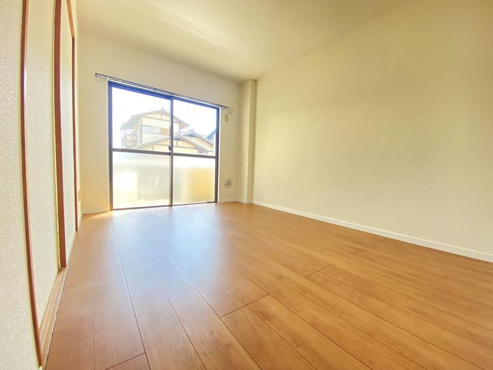 小川マンションの居間