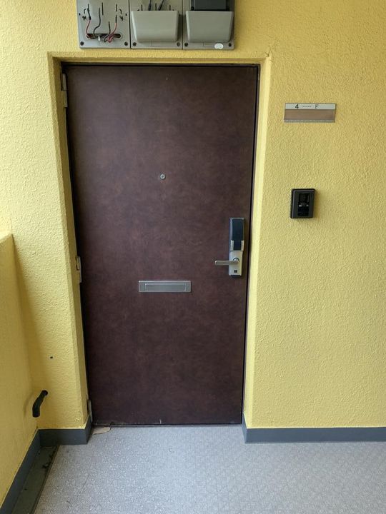 セレニールEXIの玄関