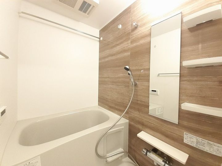 モダン・プリムローズの風呂