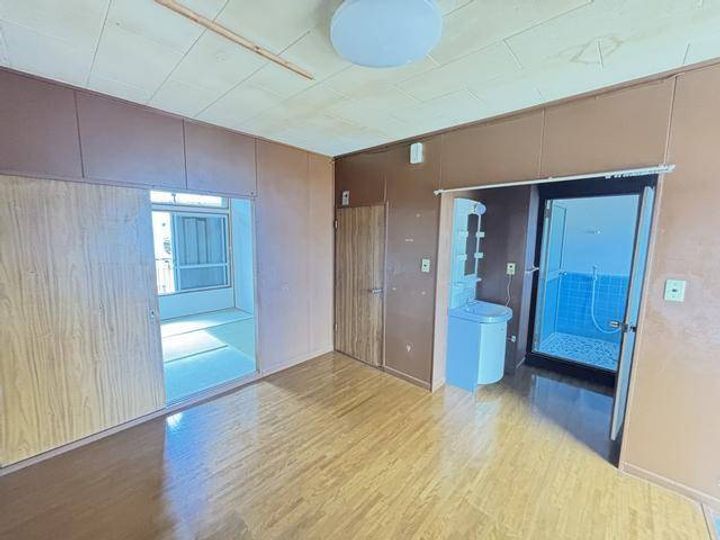 ショッパー関口の居間