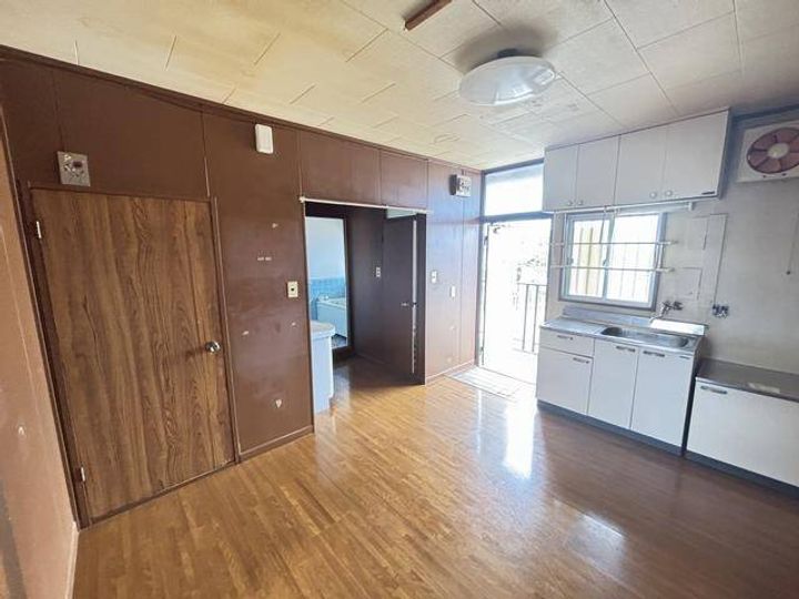 ショッパー関口の居間