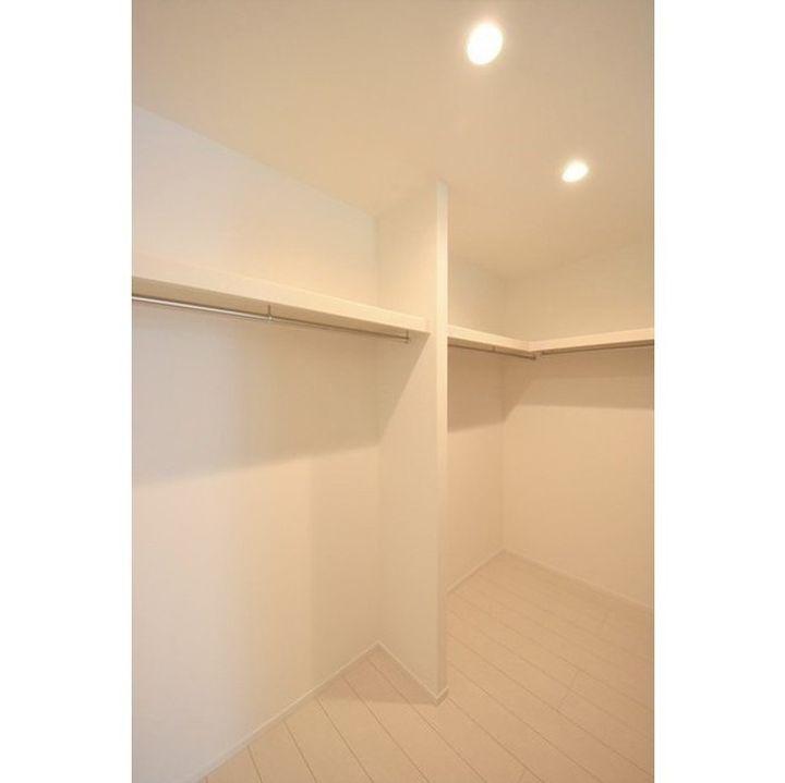 オモチ デ アカバネの内装