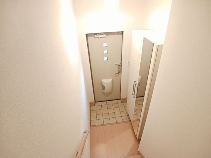 サダルスウド Iの玄関