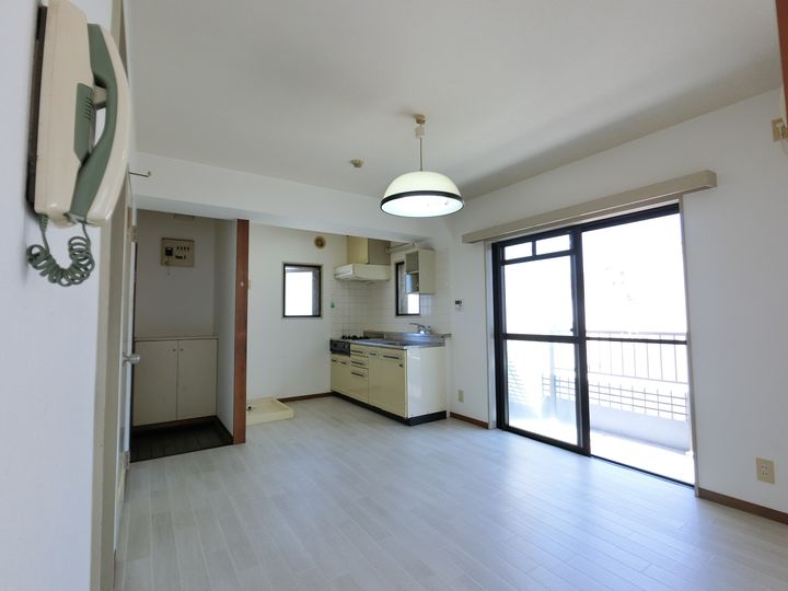 ブルーガード駿河の居間