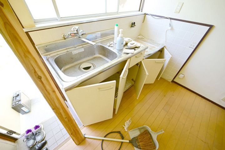 梶谷アパート 中のキッチン