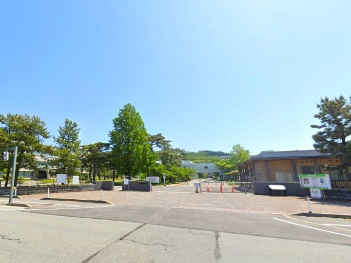 サンパレス東通の周辺