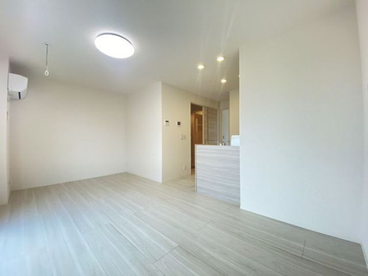 ロイヤルタウン八戸の居間