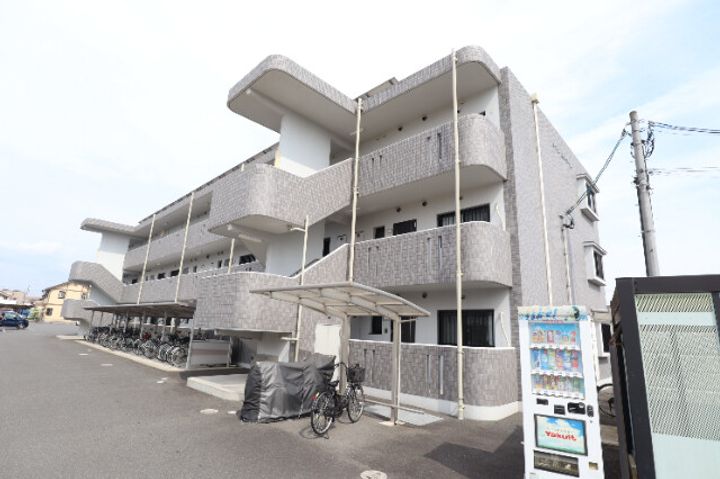 岡山県総社市三輪(マンション)の賃貸物件の外観