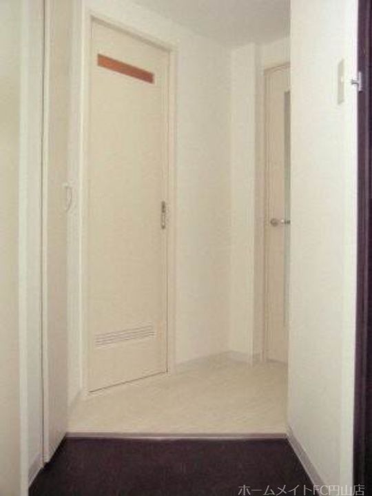 クオーレ円山公園の玄関