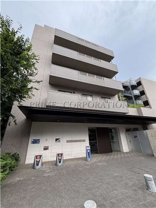 東京都世田谷区若林4(マンション)の賃貸物件の外観