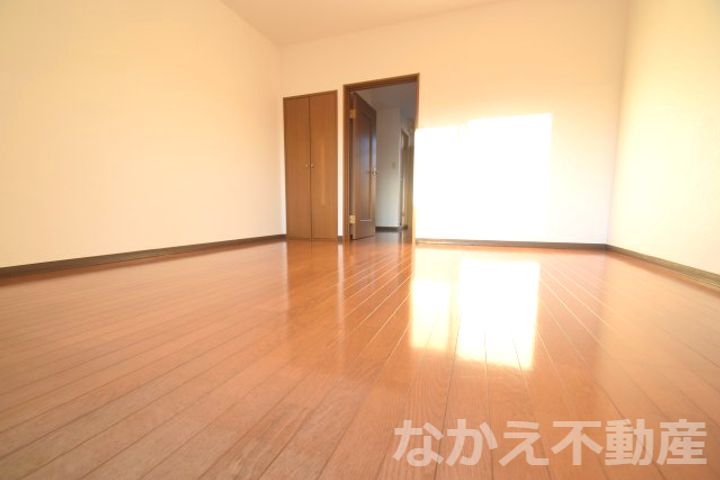 徳島県小松島市中田町字土持(アパート)の賃貸物件の居間