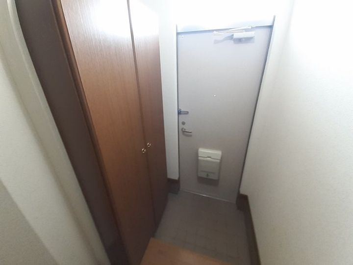 奈良県橿原市五条野町(アパート)の賃貸物件の玄関