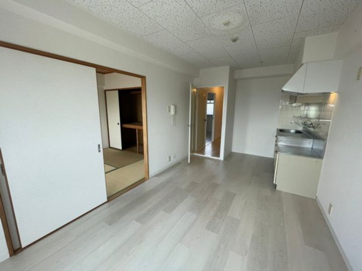 大阪府高槻市津之江町2(マンション)の賃貸物件の居間