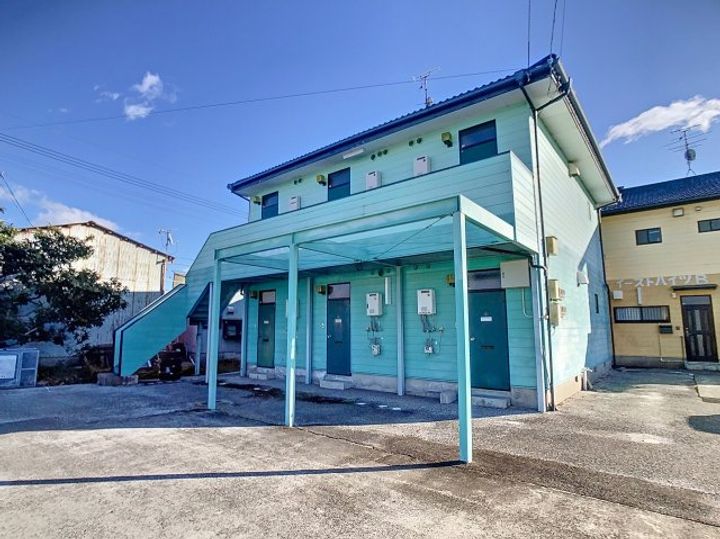 イーストハイツ A棟の外観