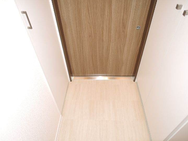 東京都世田谷区池尻3(マンション)の賃貸物件の玄関