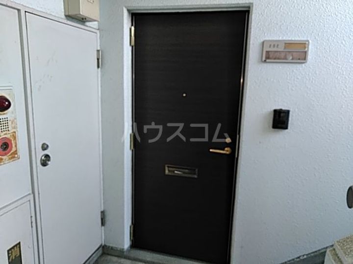 YNSハイツの玄関
