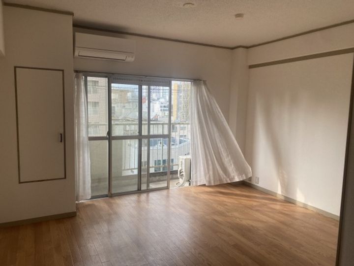 岡山県岡山市北区田町1(マンション)の賃貸物件の居間