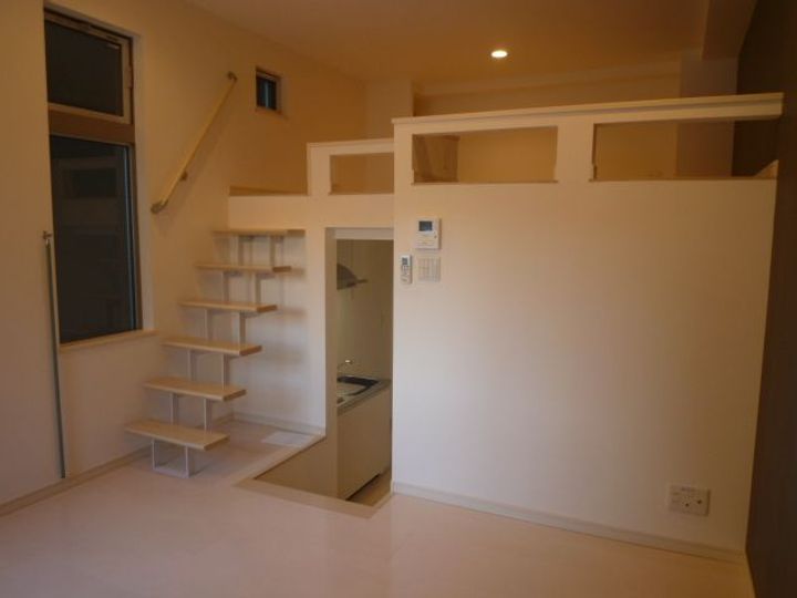 OMレジデンス本陣鳥居通の居間