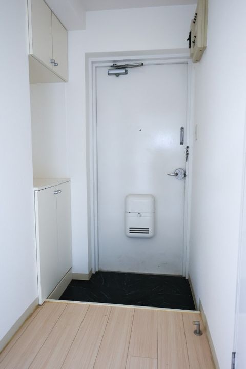 小山宮武マンションの玄関