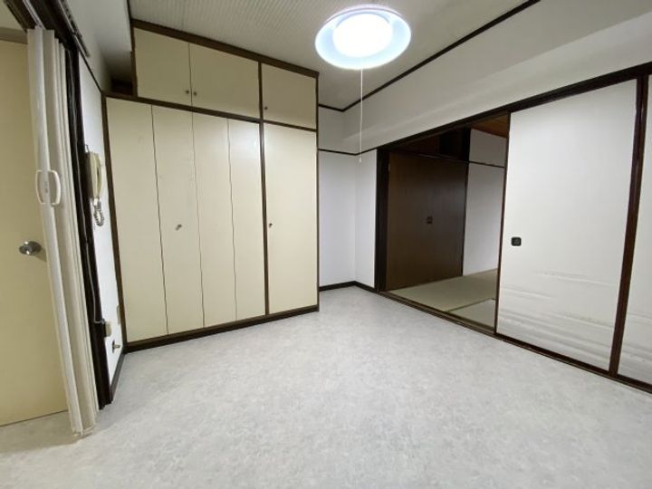 いそべマンションの居間