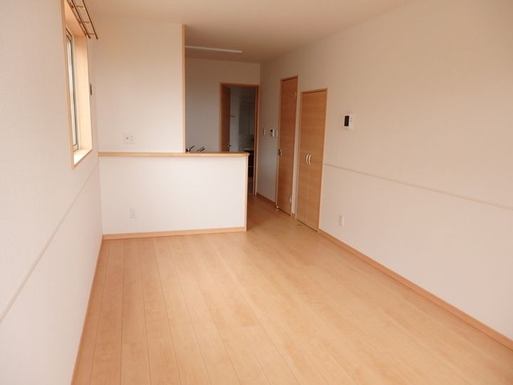 ソレイユ向山壱番館の居間