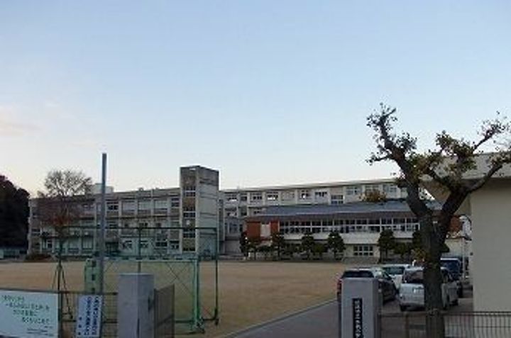 マウントック・ルルIIの周辺