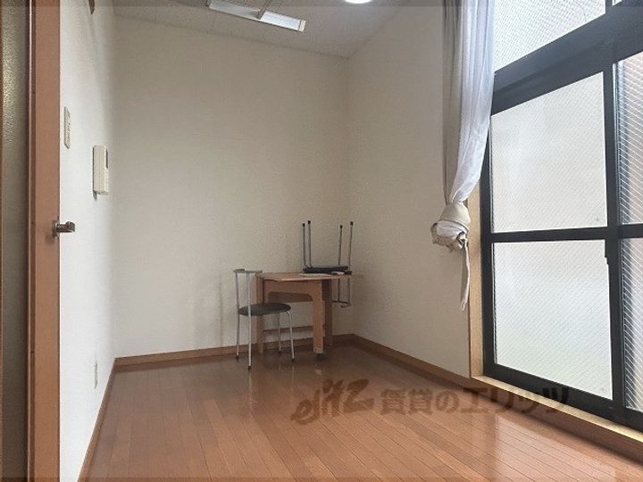 レオパレス芹橋の居間