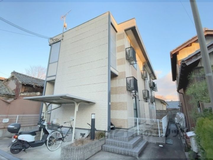 レオパレス芹橋の外観