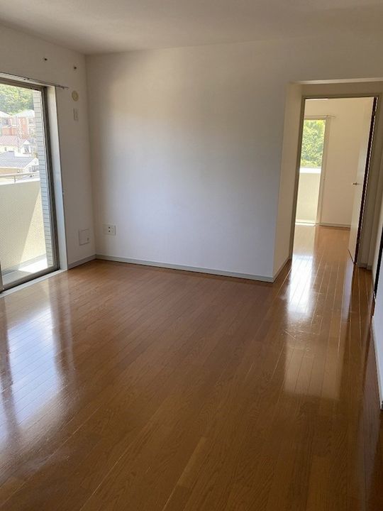 ヴァンベール本郷台の居間