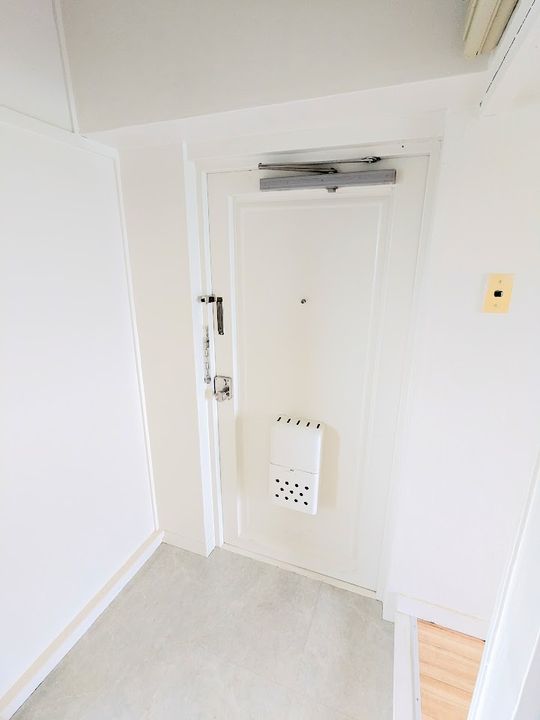 岩手県奥州市江刺岩谷堂字御所橋(マンション)の賃貸物件の玄関